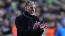 Reprezentační trenér Jaroslav Šilhavý povzbuzuje své svěřence během přípravného... Reprezentační trenér Jaroslav Šilhavý povzbuzuje své svěřence během přípravného...