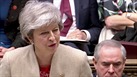 Theresa Mayov v britskm parlamentu po tetm hlasovn o dohod o brexitu...