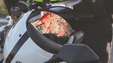 Na dálnici D8 havarovala motorka, na místo letěl vrtulník Na dálnici D8 havarovala motorka, na místo letěl vrtulník