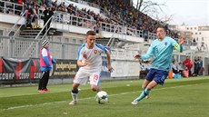 Lukáš Pfeifer u míče v reprezentačním duelu hráčů do 20 let proti Nizozemsku Lukáš Pfeifer u míče v reprezentačním duelu hráčů do 20 let proti Nizozemsku