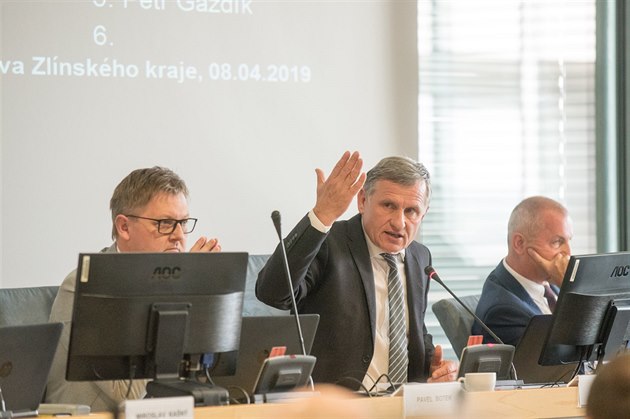 Jednání zastupitelstva Zlínského kraje o stavb nové zlínské nemocnice. Na...