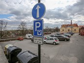 Na místě, kde v Táboře stála synagoga, je teď parkoviště. Radnice tam plánuje... Na místě, kde v Táboře stála synagoga, je teď parkoviště. Radnice tam plánuje...