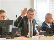 Jednání zastupitelstva Zlínského kraje o stavbě nové zlínské nemocnice. Na... Jednání zastupitelstva Zlínského kraje o stavbě nové zlínské nemocnice. Na...