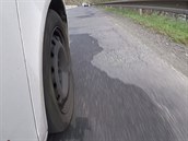 Mezi Měchenicemi a Zbraslaví opravili silnici, řidiči si stěžují na hrboly Mezi Měchenicemi a Zbraslaví opravili silnici, řidiči si stěžují na hrboly