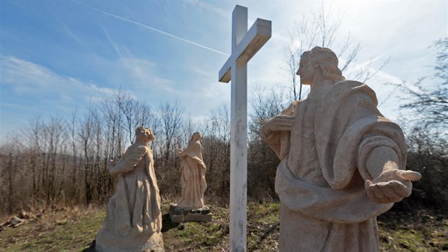 Vdusky soch souso Ukiovn, kter pravdpodobn zhotovil Antonn Braun, synovec Matye Bernarda Brauna. Souso na vrchu Kalvrie je soust Valesk kov cesty z roku 1741, kter byla obnovena v letech 2016 - 2017.