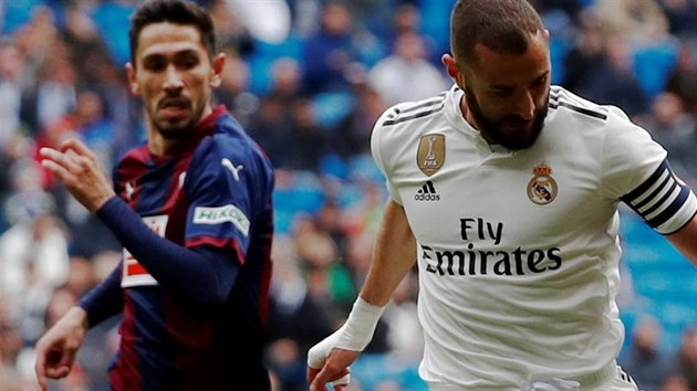 Karim Benzema, tonk Realu Madrid, pebr m v utkn proti Eibaru.