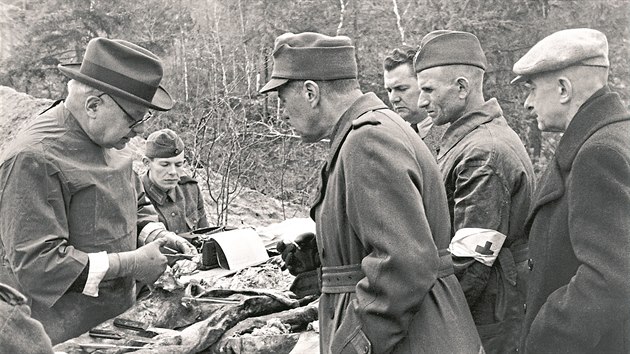 Od 10. dubna roku 1943 byly v Katyni odkrvny ostatky polskch elit.