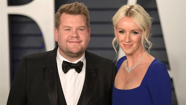 James Corden s manelkou Juli Careyovou (Vanity Fair Oscar Party, Beverly Hills, 24. nora 2019)