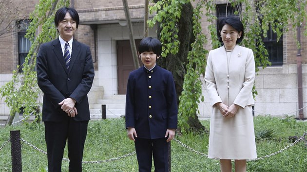 Japonsk princ Akiino, princezna Kiko a jejich syn princ Hisahito (Tokio, 8. dubna 2019)