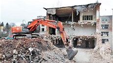 Demolice staré továrny Tosta v Plesné na Chebsku. Demolice staré továrny Tosta v Plesné na Chebsku.