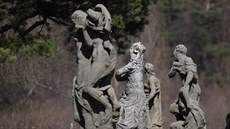Sochy z dílny barokního sochae Matyáe Bernarda Brauna a jeho synovce Antonína...