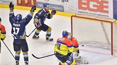 Kladenští hokejistů se radují ve 4. kole baráže z gólu na ledě Českých... Kladenští hokejistů se radují ve 4. kole baráže z gólu na ledě Českých...