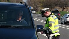 Policejní akce u Benešova, která je součástí speciální akce, při které státní... Policejní akce u Benešova, která je součástí speciální akce, při které státní...