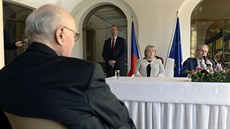 Prezident Miloš Zeman s manželkou Ivanou se setkali na úvod třídenní návštěvy... Prezident Miloš Zeman s manželkou Ivanou se setkali na úvod třídenní návštěvy...