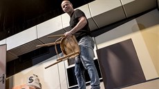 Velká bankovní loupež je čtvrtou inscenací režiséra Roberta Bellana, kterou v... Velká bankovní loupež je čtvrtou inscenací režiséra Roberta Bellana, kterou v...