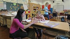 Pavlínovskou základní školu nyní navštěvuje čtrnáct žáků 1. až 5. třídy. Učí se... Pavlínovskou základní školu nyní navštěvuje čtrnáct žáků 1. až 5. třídy. Učí se...