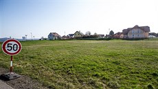 Pozemek u osady Robousy u Jičína, kde by mělo vyrůst nové obchodní centrum... Pozemek u osady Robousy u Jičína, kde by mělo vyrůst nové obchodní centrum...