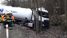 Nehoda kamionu u Horní Břízy na Plzeňsku komplikovala dopravu na hlavním tahu z... Nehoda kamionu u Horní Břízy na Plzeňsku komplikovala dopravu na hlavním tahu z...