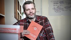 Antropolog Ladislav Toušek žil osmnáct měsíců v sociálně vyloučené lokalitě.... Antropolog Ladislav Toušek žil osmnáct měsíců v sociálně vyloučené lokalitě....