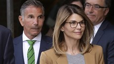 Mossimo Giannulli a Lori Loughlinová (Boston, 3. dubna 2019) Mossimo Giannulli a Lori Loughlinová (Boston, 3. dubna 2019)