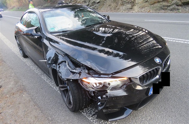 Cizinec uhánl eskem s kradeným BMW (10. dubna 2019).