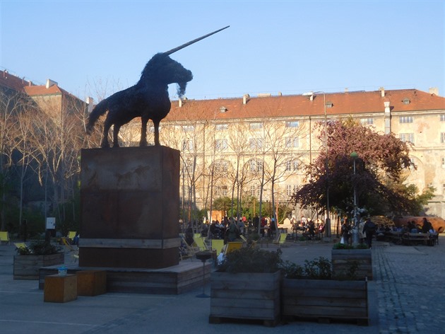 Kasárna Karlín je společenské a kulturní centrum v prostoru bývalých kasáren.