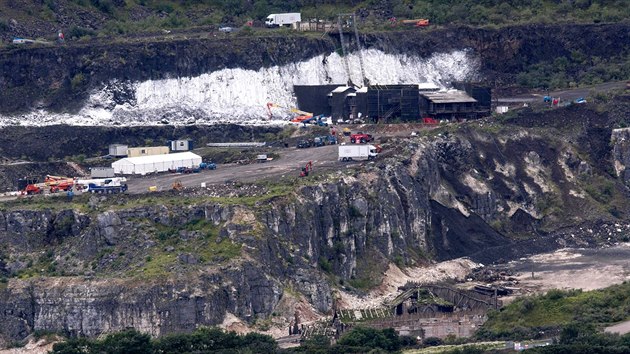 Filmový štáb při natáčení seriálu Hra o trůny v lomu Magheramorne Quarry na... Filmový štáb při natáčení seriálu Hra o trůny v lomu Magheramorne Quarry na...
