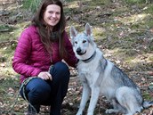 Štěpánka Kadlecová, koordinátorka krušnohorských Vlčích hlídek, se svým psem... Štěpánka Kadlecová, koordinátorka krušnohorských Vlčích hlídek, se svým psem...