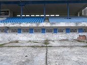 Letní stadion v Pardubicích působí žalostným a zanedbaným dojmem. Letní stadion v Pardubicích působí žalostným a zanedbaným dojmem.