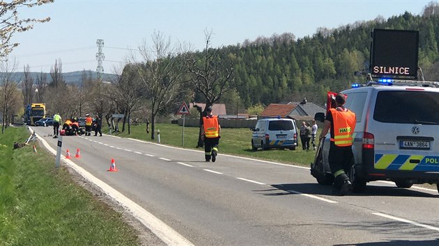 Na Pbramsku se v ptek dopoledne srazil motork s autem (19. dubna 2019).