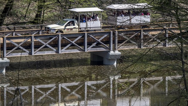 Zoologick zahrada ve Dvoe Krlov nad Labem zahjila otevenm arel africkho a lvho safari hlavn sezonu (19. dubna 2019).