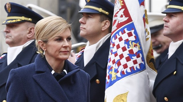 Chorvatská prezidentka Kolinda Grabarová Kitaroviová pi slavnostním pivítání...