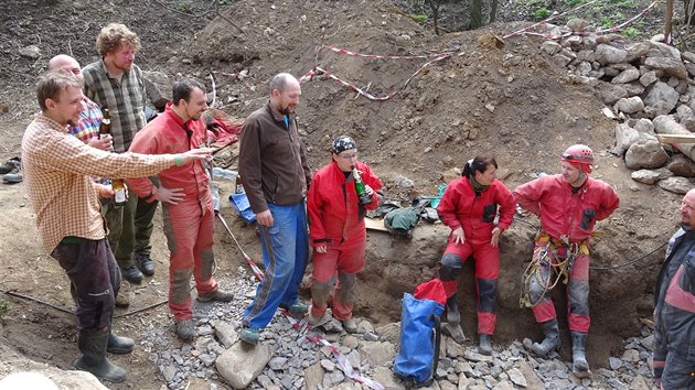 Jeskyi ze zkladn organizace Myotis esk speleologick spolenosti v Moravskm krasu objevili novou hlubokou propast.