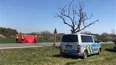 Po srážce s autem na Příbramsku zemřel motorkář (19. dubna 2019). Po srážce s autem na Příbramsku zemřel motorkář (19. dubna 2019).