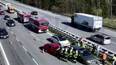 Hromadná nehoda zablokovala dálnici D1 směr Brno na 41. kilometru u Šternova.... Hromadná nehoda zablokovala dálnici D1 směr Brno na 41. kilometru u Šternova....