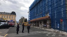 Evakuace vyhnala zaměstnance z radnice i děti ze sálu kina. Evakuace vyhnala zaměstnance z radnice i děti ze sálu kina.