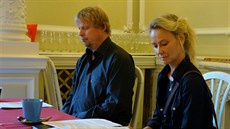 Alena Pešková a Martin Doubravský na jedné z tiskových konferencí divadla Alena Pešková a Martin Doubravský na jedné z tiskových konferencí divadla