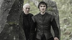 Isaac Hempstead Wright (vpravo) jako Bran Stark v seriálu Hra o trny