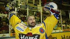 Brankář Martin Altrichter slaví se Zlínem titul. Brankář Martin Altrichter slaví se Zlínem titul.