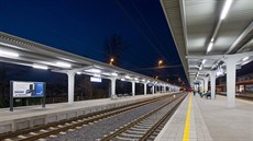 Karvinské nádraží má nové nástupiště i podchod s bezbariérovým přístupem. Karvinské nádraží má nové nástupiště i podchod s bezbariérovým přístupem.