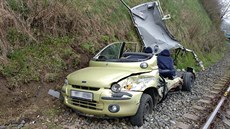 Na železničním přejezdu v obci Luby nedaleko Klatov se srazil vlak s osobním... Na železničním přejezdu v obci Luby nedaleko Klatov se srazil vlak s osobním...