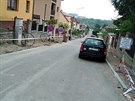 Zasílám vtipné označení cesty značkami v rozkopané ulici.Odkazuje se vždy na přechod na druhou stranu chodníku, ale na obou stranách. Takže kam tedy přejít? Zasílám vtipné označení cesty značkami v rozkopané ulici.Odkazuje se vždy na přechod na druhou stranu chodníku, ale na obou stranách. Takže kam tedy přejít?