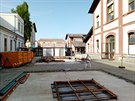 V pražské tržnici padly další vietnamské stánky. Bez Vietnamců již tržnice nebude co bývala. Další stánek zatím odolává, je to bufet s pivem Holba 11 za 30,-kč. Až se tržnice zmocní noví páni, bude tam pivo nejméně za 50 počítám..
Změnám v Tržnici se při V pražské tržnici padly další vietnamské stánky. Bez Vietnamců již tržnice nebude co bývala. Další stánek zatím odolává, je to bufet s pivem Holba 11 za 30,-kč. Až se tržnice zmocní noví páni, bude tam pivo nejméně za 50 počítám..
Změnám v Tržnici se při