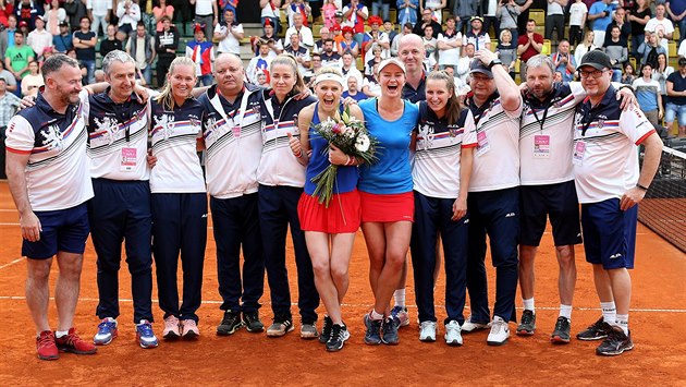 Český fedcupový tým slaví vítězství v baráži nad Kanadou. | na serveru Lidovky.cz | aktuální zprávy Český fedcupový tým slaví vítězství v baráži nad Kanadou. | na serveru Lidovky.cz | aktuální zprávy
