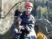 Hasiči zachránili psa, který sklouzl na římsu zříceniny hradu Fredevald (Pustý... Hasiči zachránili psa, který sklouzl na římsu zříceniny hradu Fredevald (Pustý...