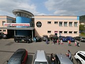 V hale hrají své zápasy také děčínští basketbalisté. I zástupci klubu... V hale hrají své zápasy také děčínští basketbalisté. I zástupci klubu...