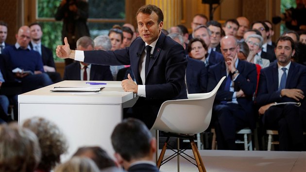 Macronv projev v Elysejskm palci sledovalo 320 akreditovanch novin. (25. dubna 2019)