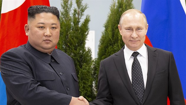 Rusk prezident Putin zahjil summit se severokorejskm dikttorem Kim ong-unem.  (25. dubna 2019)