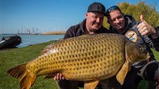 Největší kapr závodu o hmotnosti 26 kg Největší kapr závodu o hmotnosti 26 kg