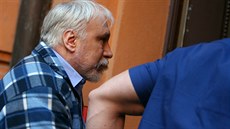 Krajský soud v Brně se začal zabývat loňským napadením exekutora v Kobylí na... Krajský soud v Brně se začal zabývat loňským napadením exekutora v Kobylí na...